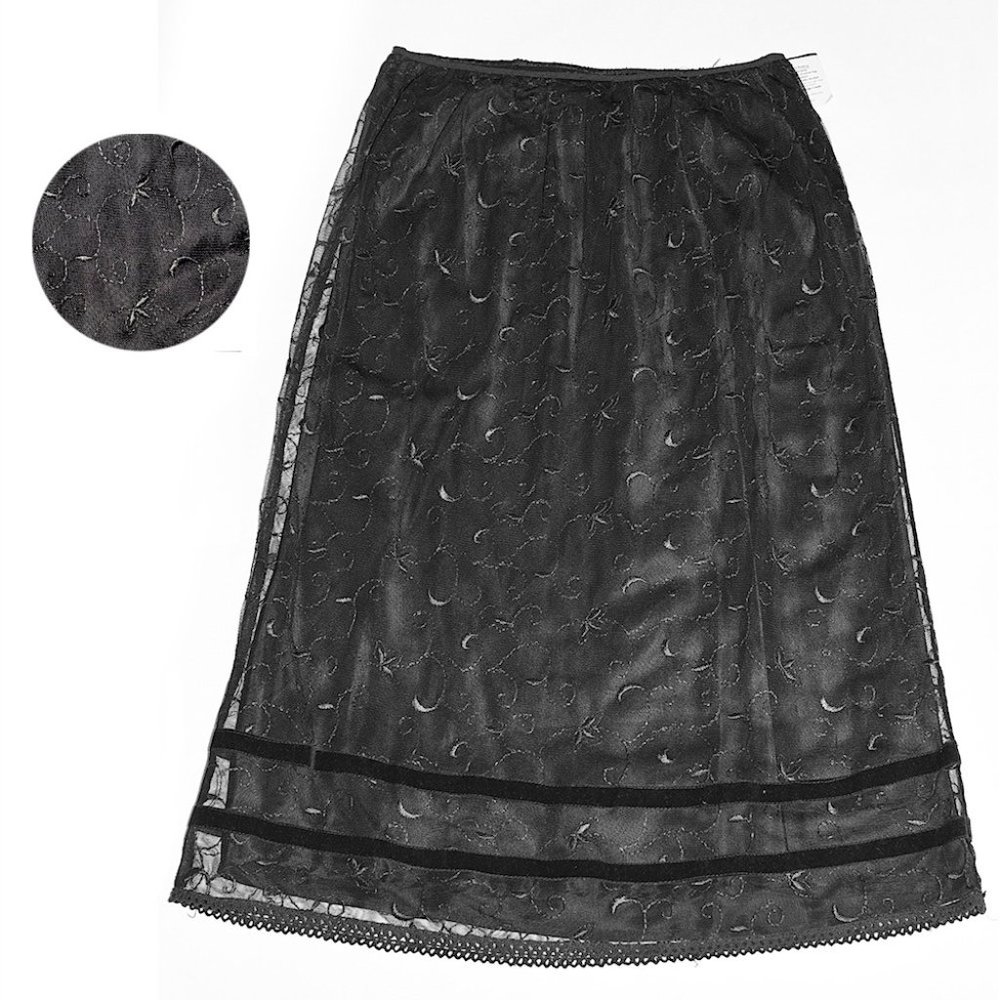 ruth Floral-Embroidered Mesh Overlay Skirt